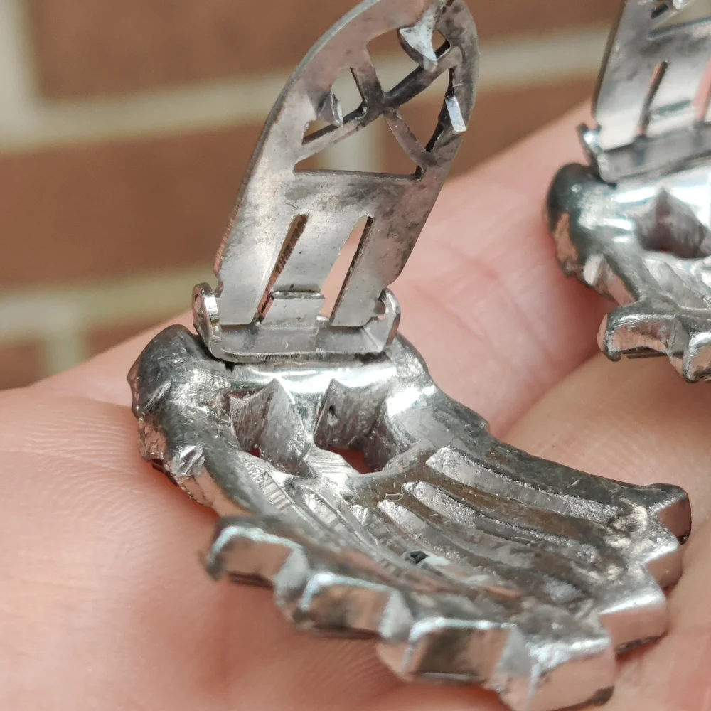 Hollywood 40s Glamour! Two Vintage Silver Crystal Dress Clips - Picture 7 of 12